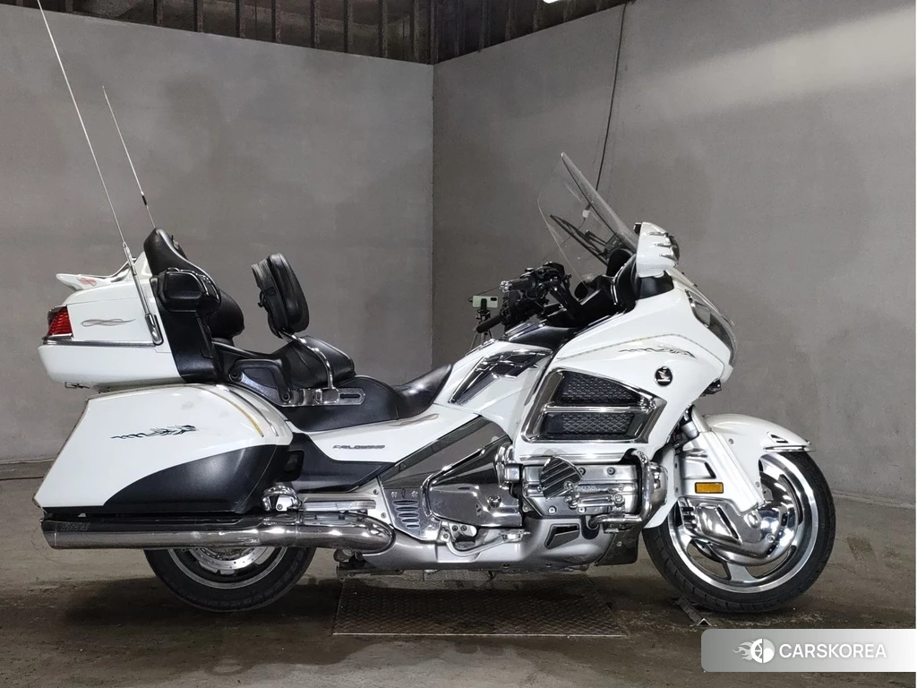 Проданный Honda GL1800 2012 из Японии
