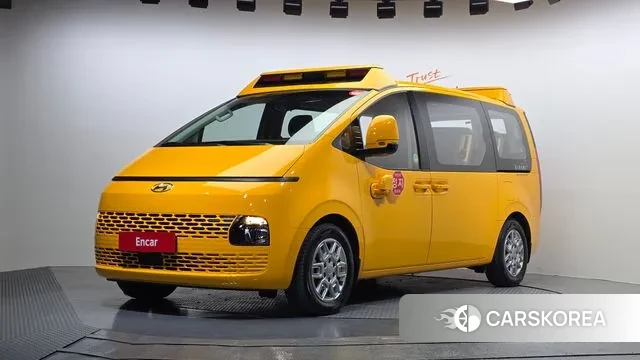 Hyundai Staria 2023 Желтый из Кореи