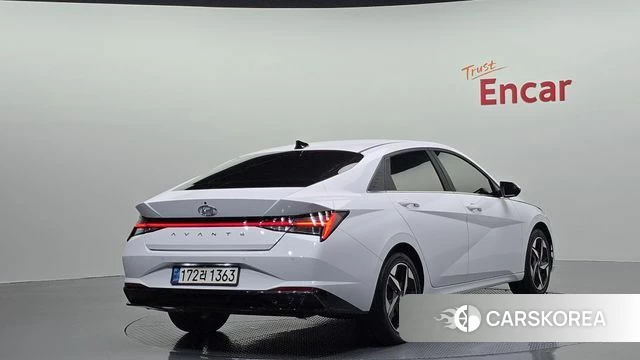 Hyundai Avante Hybrid (CN7) 2022 Белый из Кореи