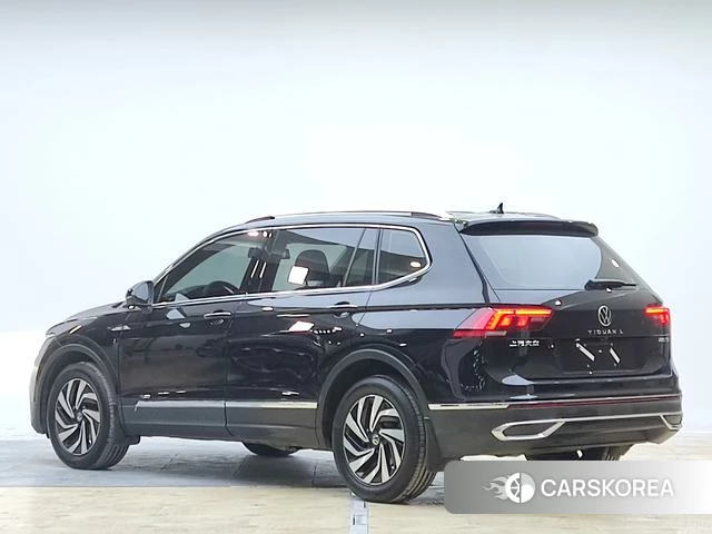 Volkswagen Tiguan L 2022 Черный из Китая