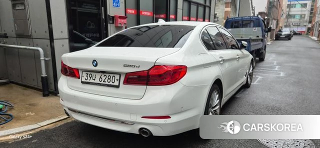 BMW 5 Series (G30) 2018 Белый из Кореи