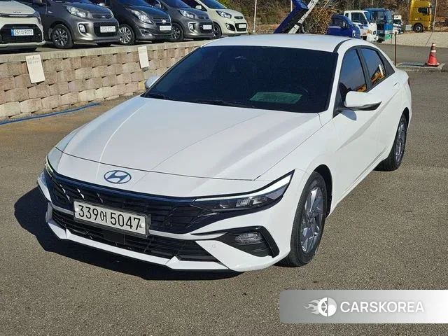 Hyundai The New Avante (CN7) 2023 Белый из Кореи