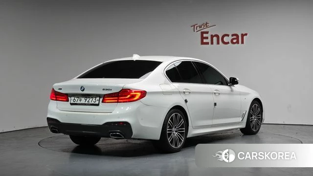 BMW 5 Series (G30) 2019 Белый из Кореи