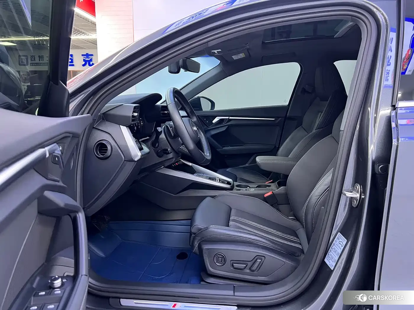 Audi A3 2023 Silver/gray из Китая