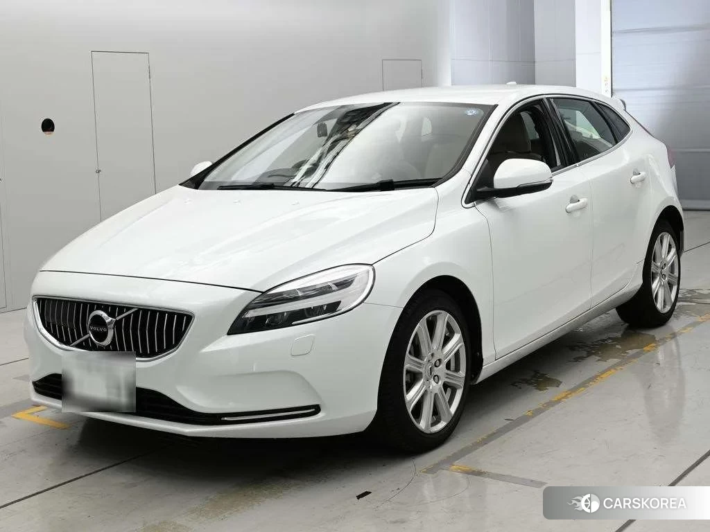 Volvo V40 2018 из Японии