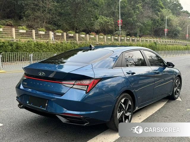 Hyundai Elantra 2021 Синий из Китая