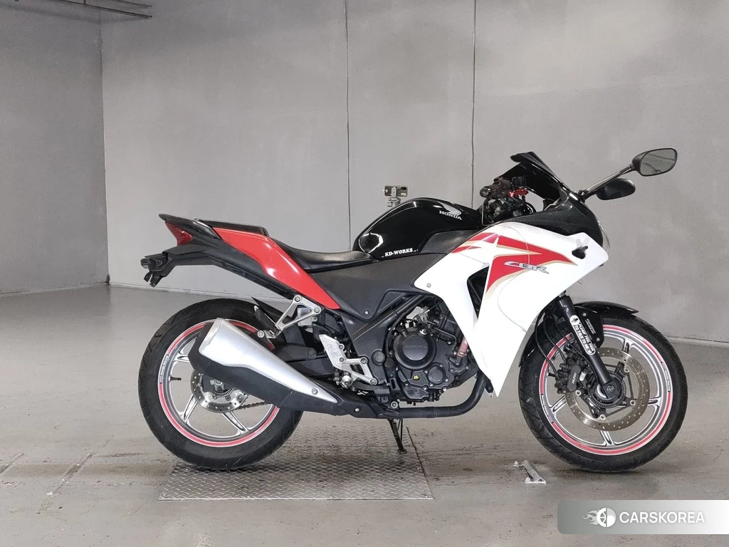 Проданный Honda CBR250R 2011 из Японии, фото 2