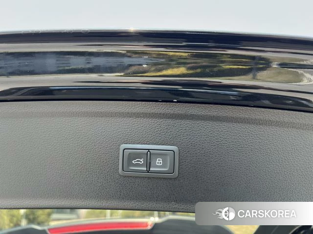 Audi Q5L 2024 Черный из Китая