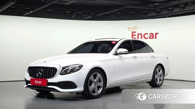 Mercedes-Benz E-Class W213 2018 Белый из Кореи