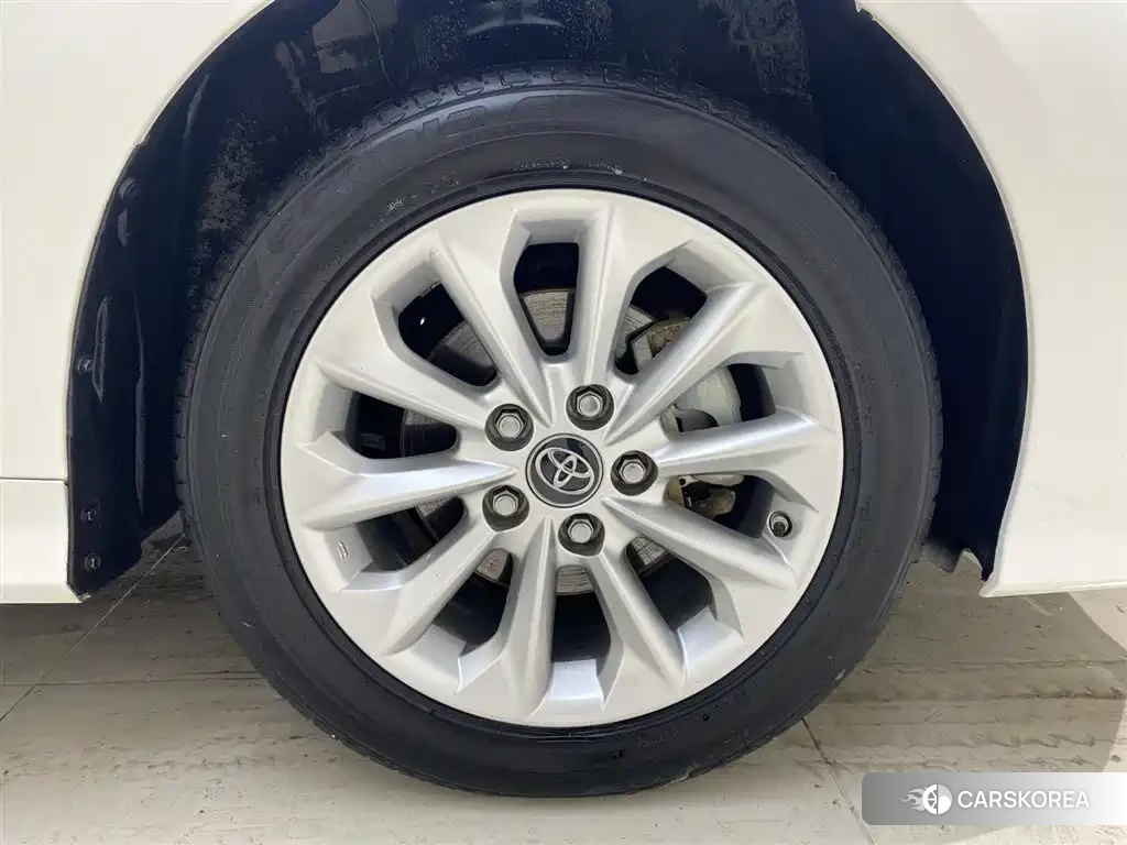 Toyota Corolla 2023 Белый из Китая