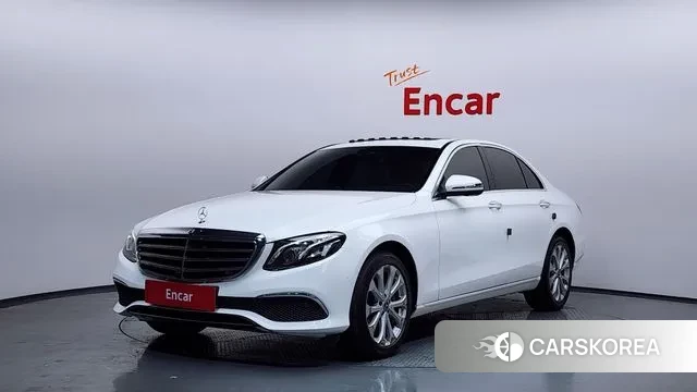 Mercedes-Benz E-Class W213 2018 Белый из Кореи