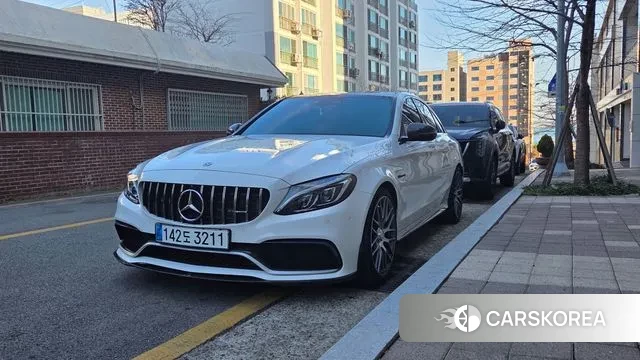 Mercedes-Benz C-Class W205 2018 Белый из Кореи