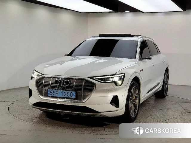 Audi e-Tron 2021 Белый из Кореи