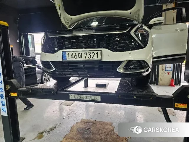 Kia Sportage 5th Generation Hybrid 2023 Белый из Кореи