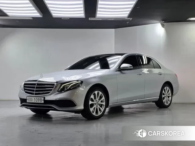 Mercedes-Benz E-Class W213 2019 Серебряный из Кореи