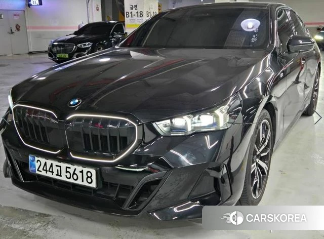 BMW 5 Series (G60) 2025 Черный из Кореи