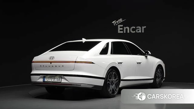 Hyundai Grandeur (GN7) 2025 Белый из Кореи