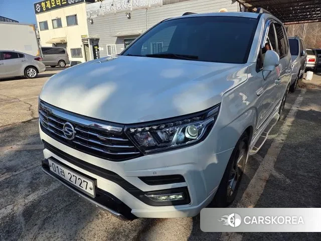 Ssangyong Korando Turismo 2019 Белый из Кореи