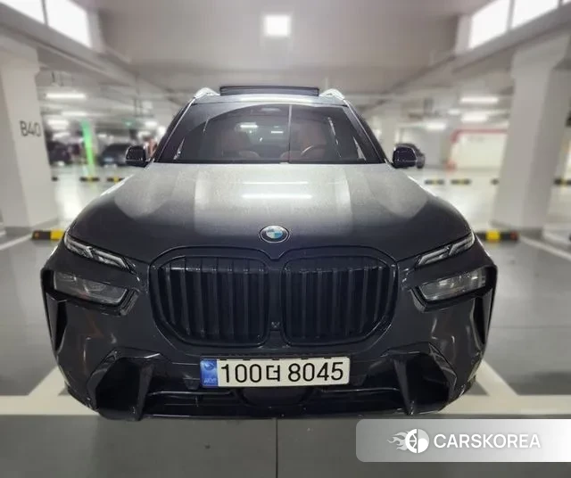 BMW X7 (G07) 2024 Черный из Кореи