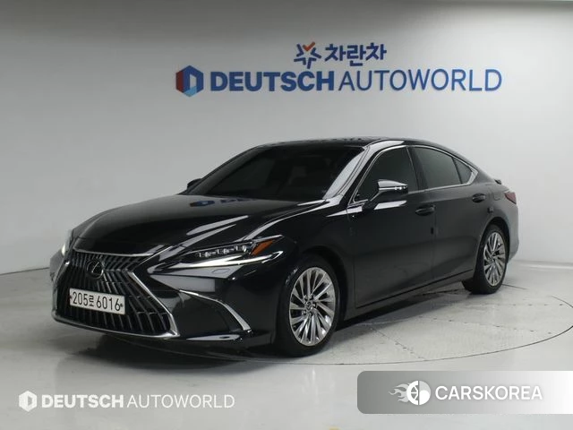 Lexus ES300h 7th generation 2023 Черный из Кореи