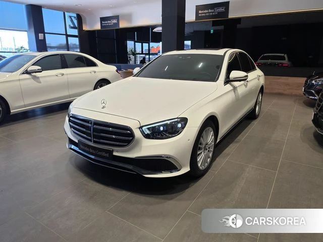 Mercedes-Benz E-Class W213 2023 Белый из Кореи