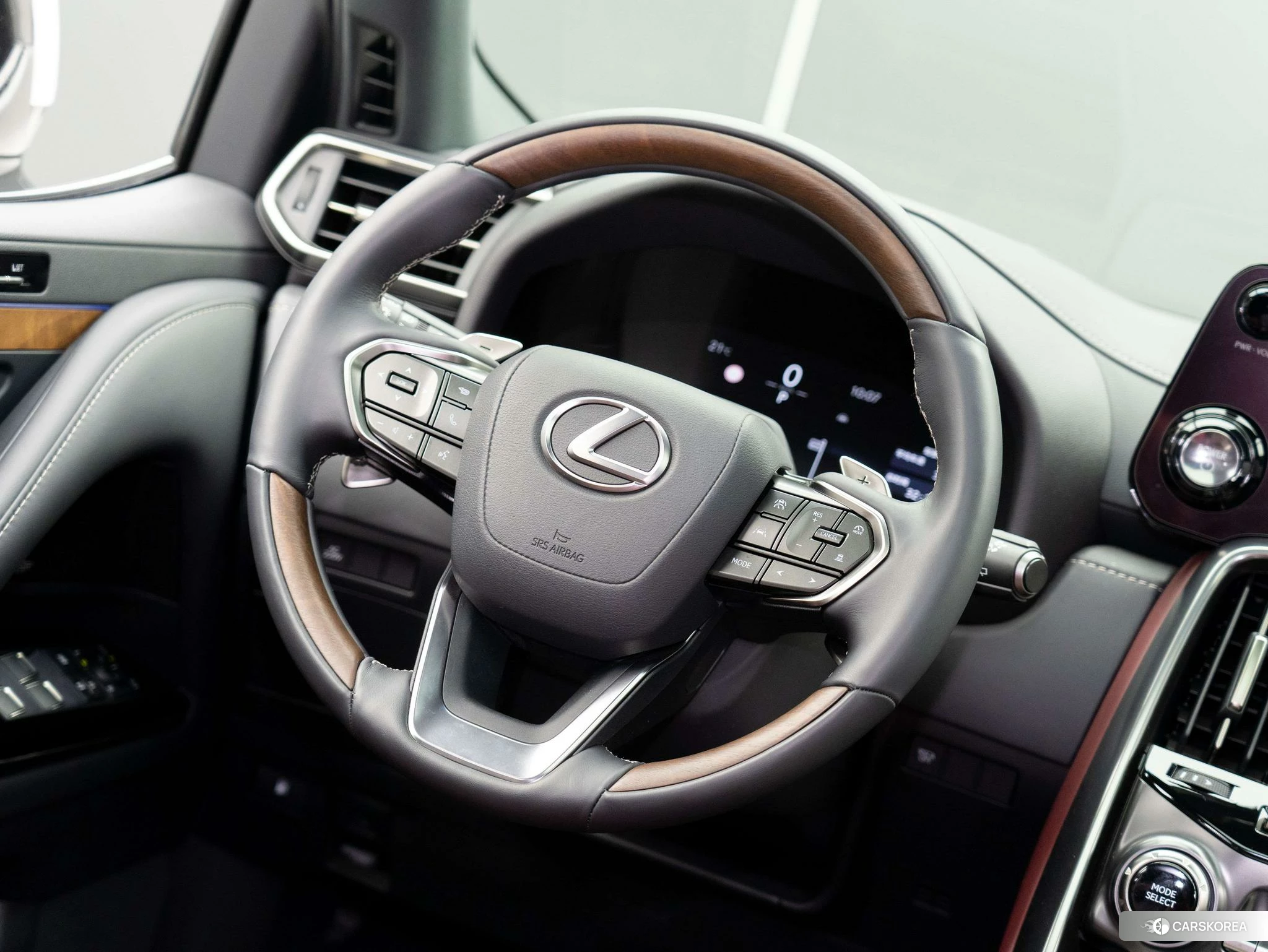 Lexus LX 2024 Белый из Китая