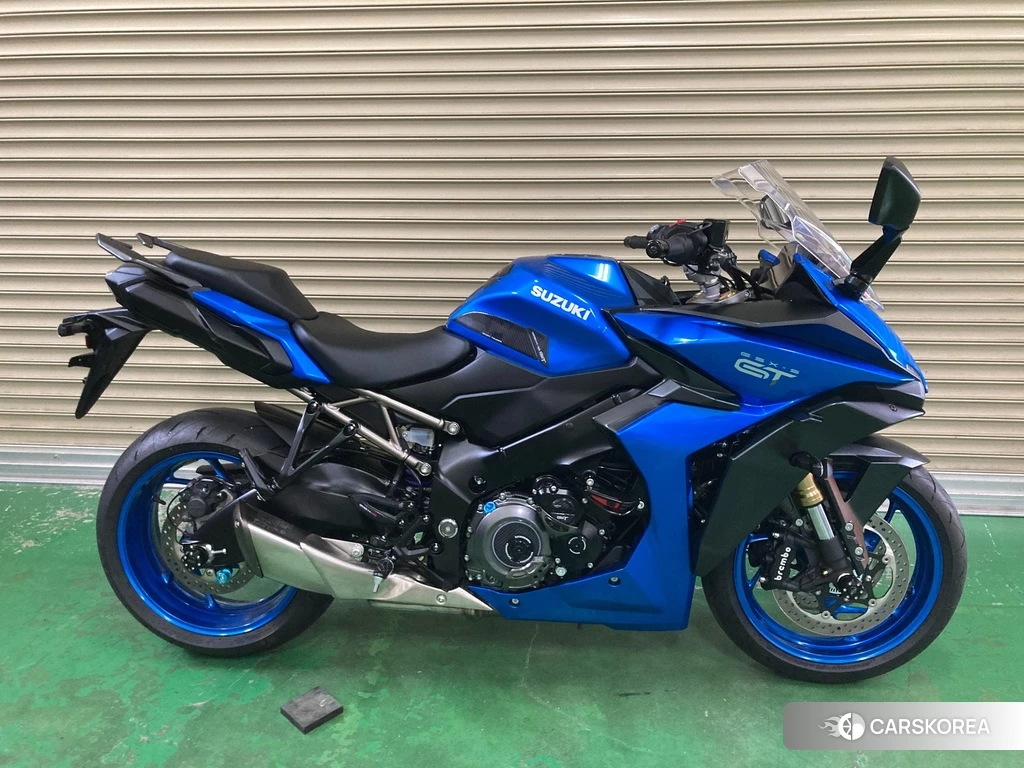 Проданный Suzuki GSX-S1000GT 2022 из Японии, фото 2