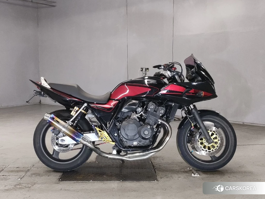 Проданный Honda CB400SF BOLDOR 2010 из Японии, фото 2