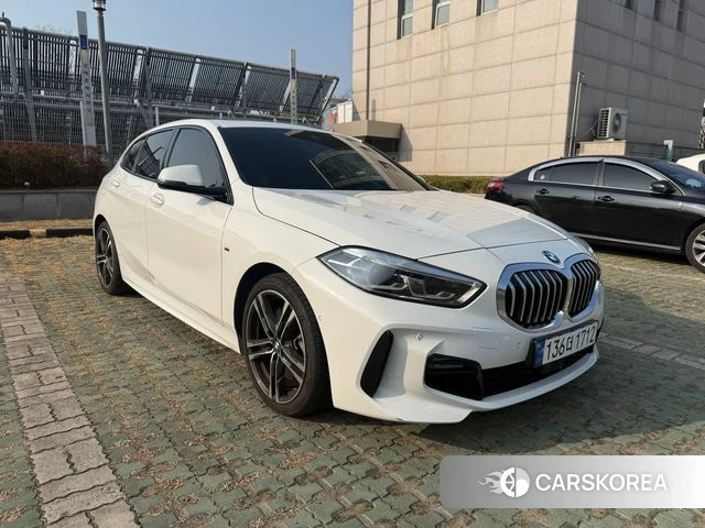 BMW 1 Series (F40) 2023 Белый из Кореи