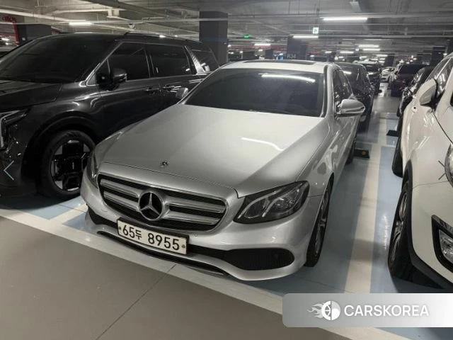 Mercedes-Benz E-Class W213 2018 Серебряный из Кореи