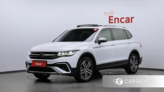 Volkswagen Tiguan Allspace 2023 Белый из Кореи