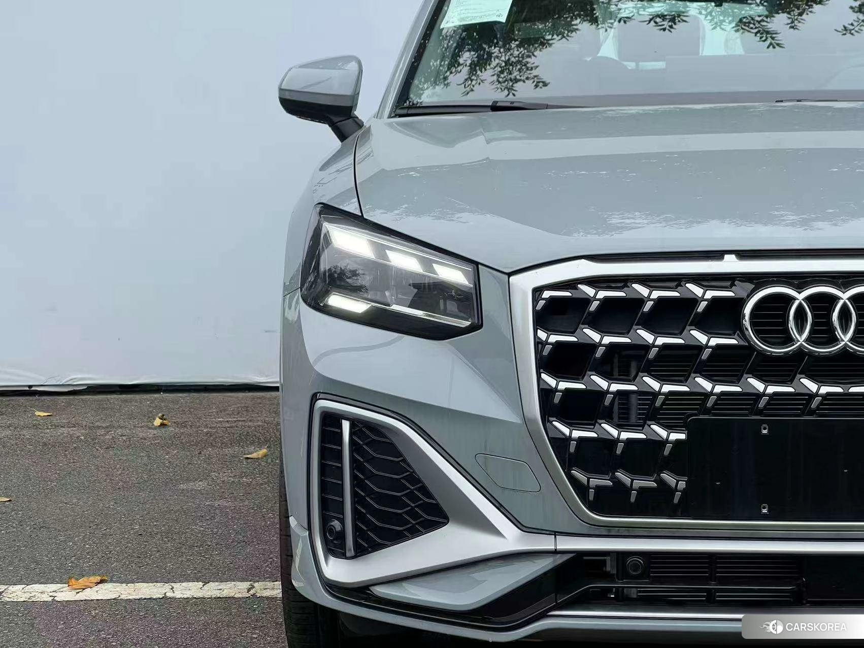 Audi Q2L 2025 Темно-серый из Китая