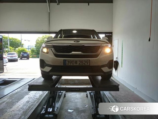 Kia Seltos 2021 Белый из Кореи