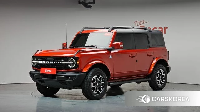 Ford Bronco 6th Generation 2023 Оранжевый из Кореи