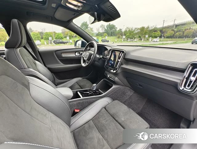 Volvo XC40 EV 2021 Серебристо-серый из Китая