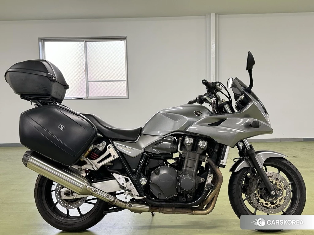 Проданный Honda CB1300SF BOLDOR ABS 2015 из Японии, фото 2