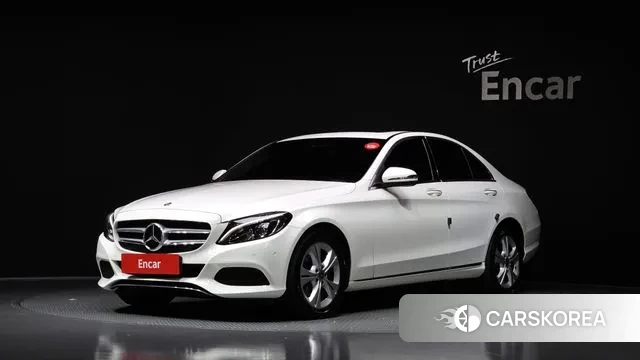 Mercedes-Benz C-Class W205 2018 Белый из Кореи