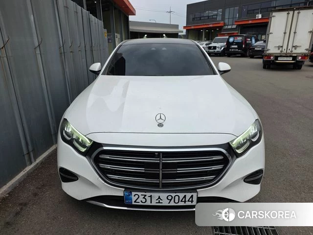 Mercedes-Benz E-Class W214 2024 Белый из Кореи
