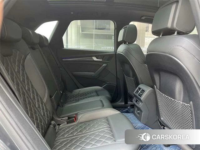 Audi SQ5 2022 Темно-серый из Китая