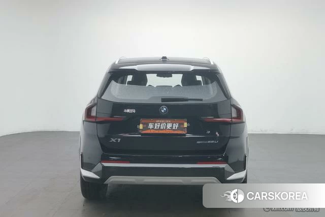 BMW iX1 2024 Черный из Китая