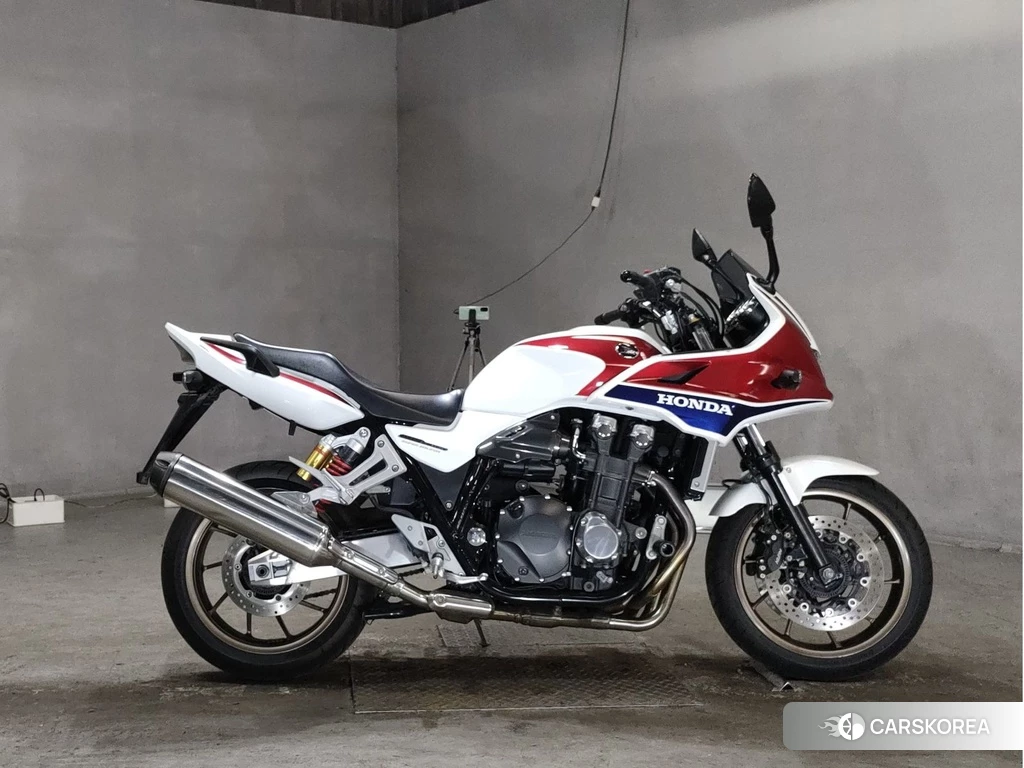 Проданный Honda CB1300SF BOLDOR 2014 из Японии