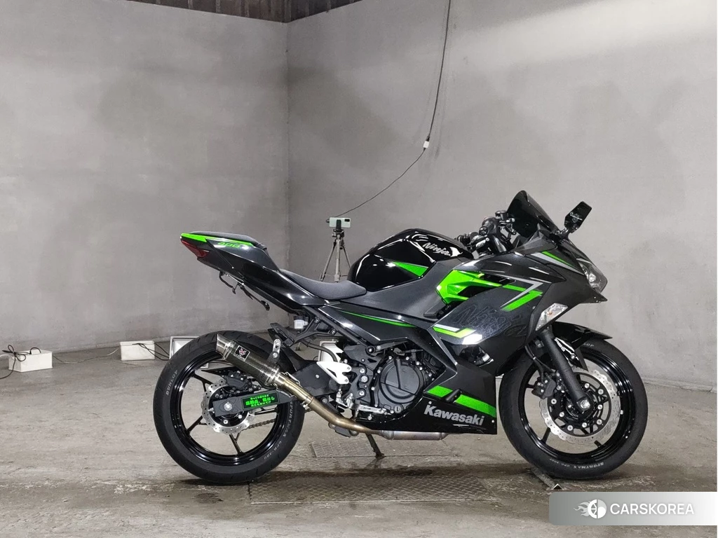 Проданный Kawasaki NINJA 400 2022 из Японии