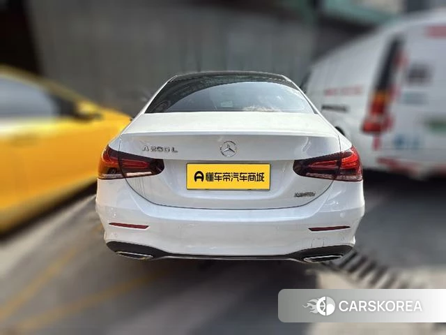 Mercedes-Benz Class A 2022 Белый из Китая