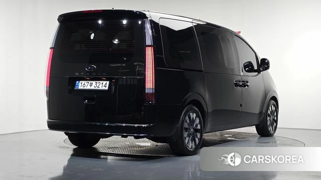 Hyundai Staria 2023 Черный из Кореи