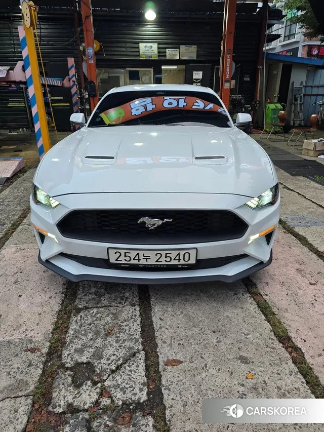 Ford Mustang 2018 Белый из Кореи