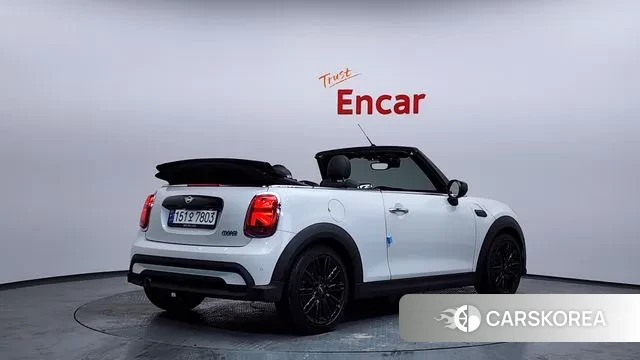 Mini Cooper Convertible 2024 Белый из Кореи