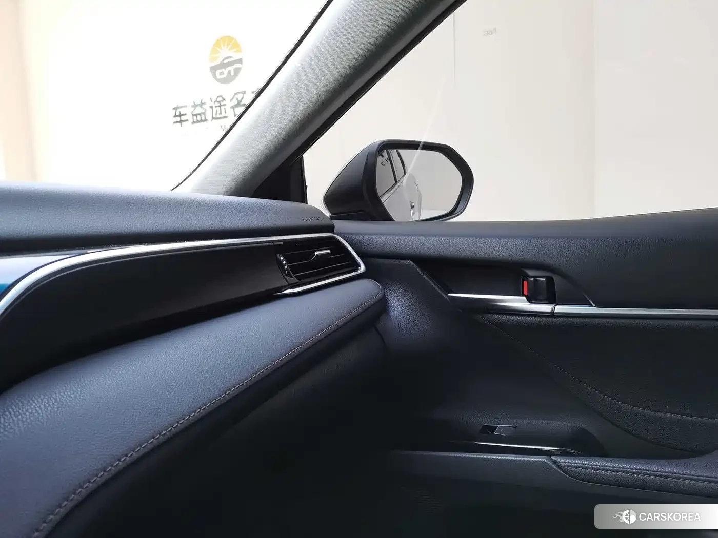 Toyota Camry 2022 Champagne/brown из Китая