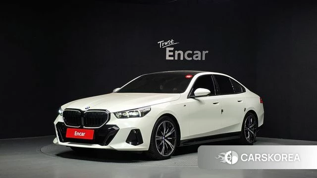 BMW 5 Series (G60) 2023 Белый из Кореи