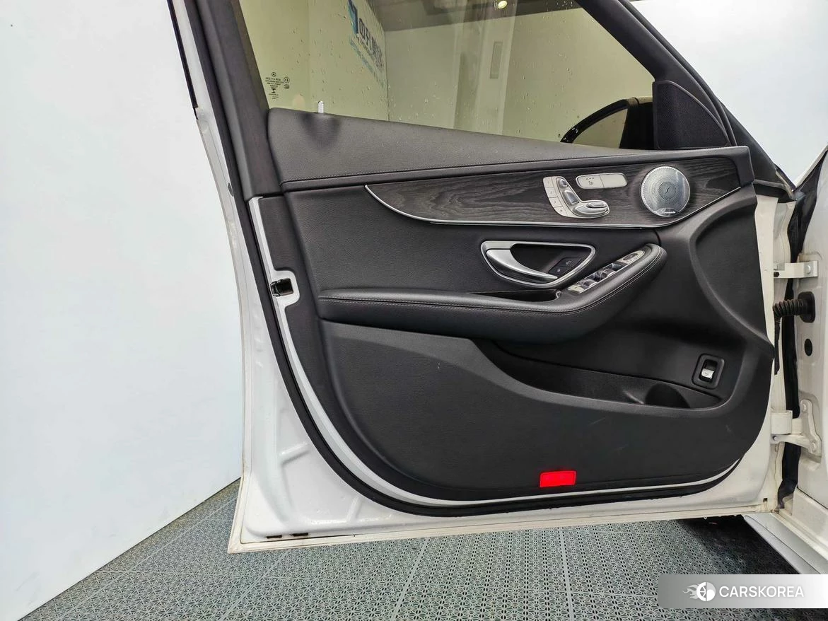 Mercedes-Benz Class C 2020 Белый из Китая