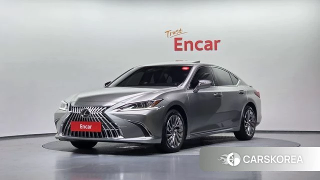 Lexus ES300h 7th generation 2025 Серебристо-серый из Кореи